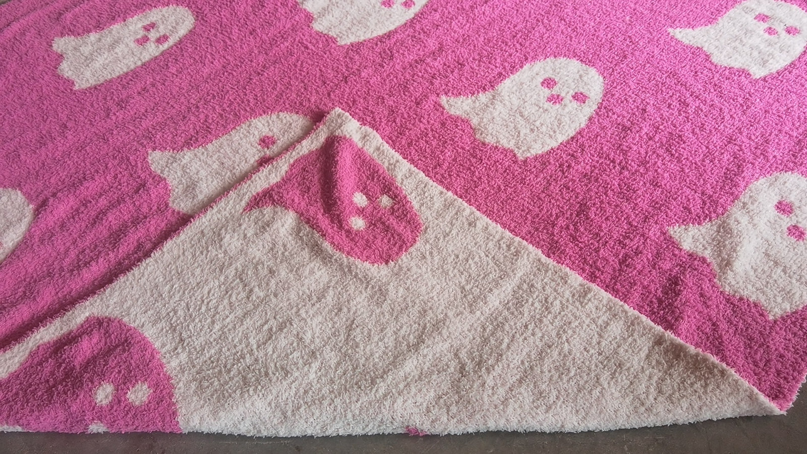 Christmas    Halloween gift Pink Ghost Blanket  half fleece Class A fleece