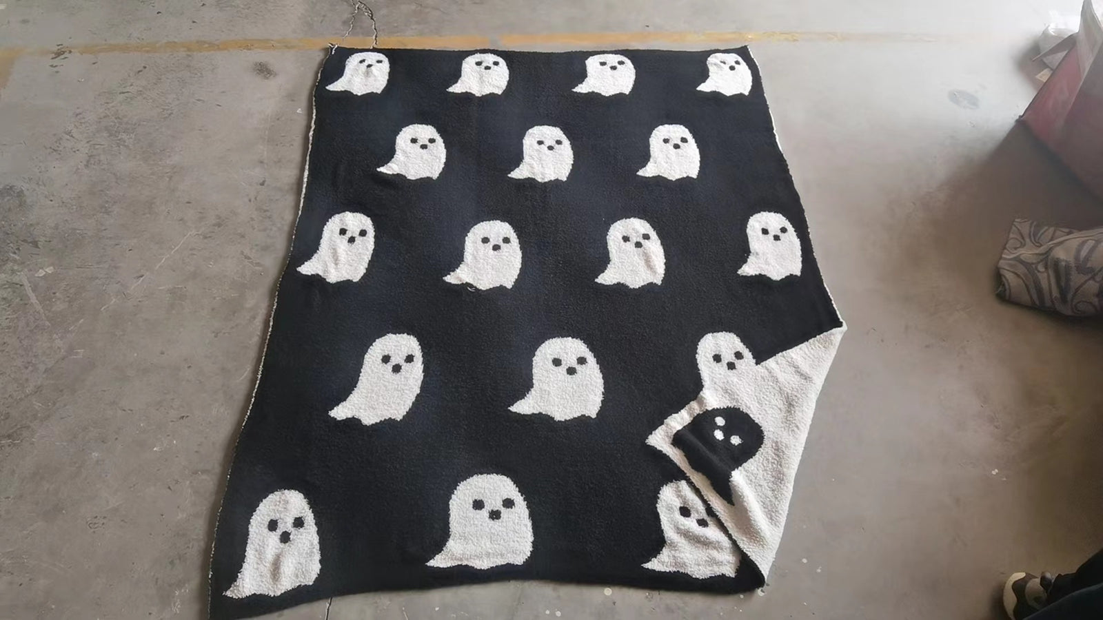 Christmas    Halloween gift Pink Ghost Blanket  half fleece Class A fleece